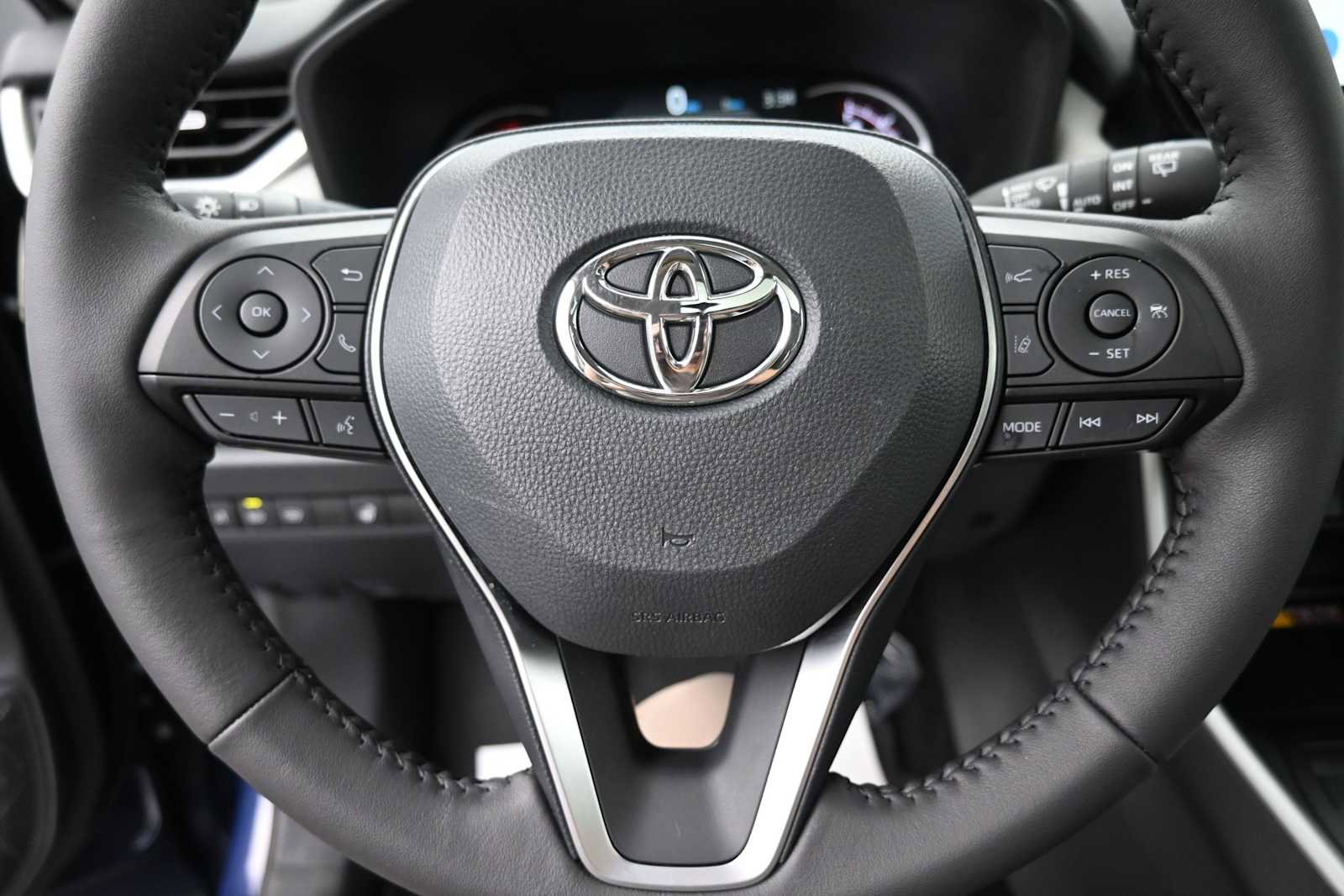 Used 2025 Toyota RAV4 XLE Premium w/ Weather Package AWD/4WD image 6