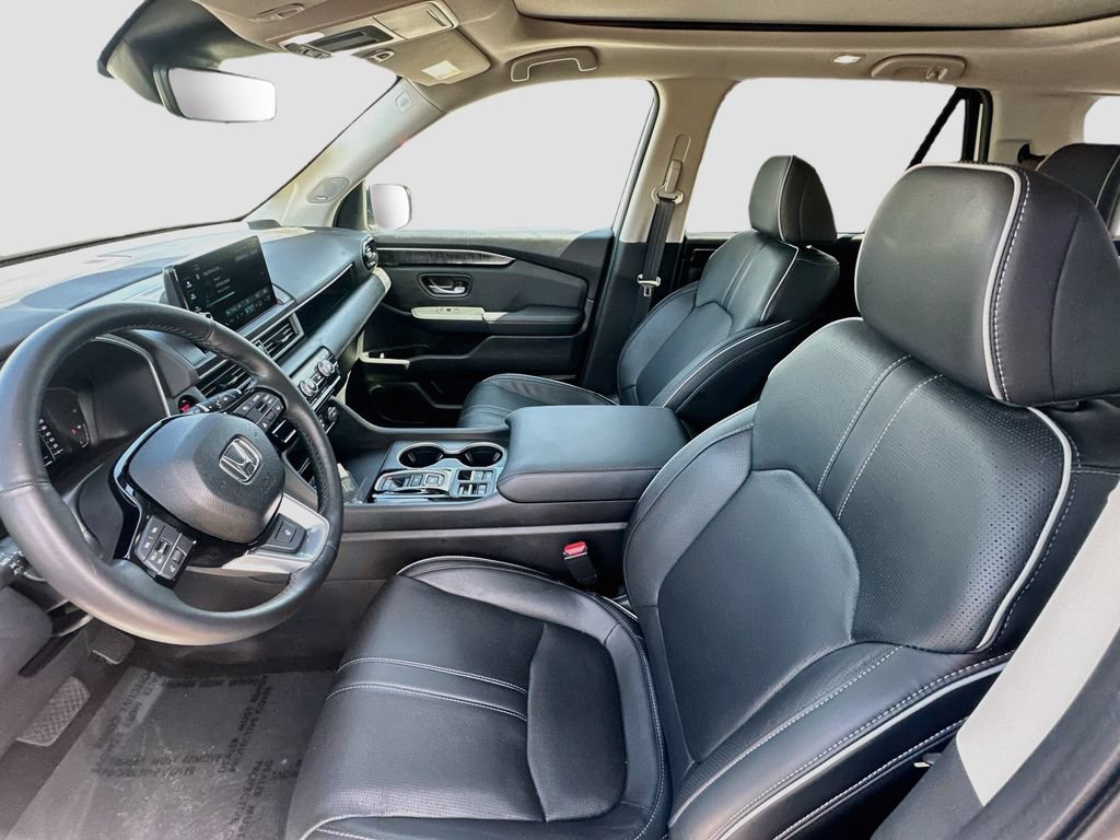 Used 2025 Honda Pilot Elite image 19