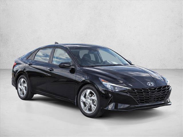 Used 2023 Hyundai Elantra SE FWD image 3