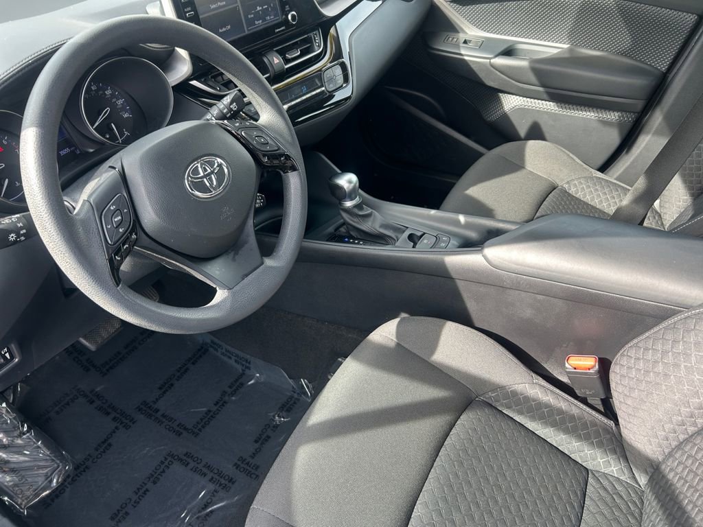 Used 2020 Toyota C-HR LE FWD image 10