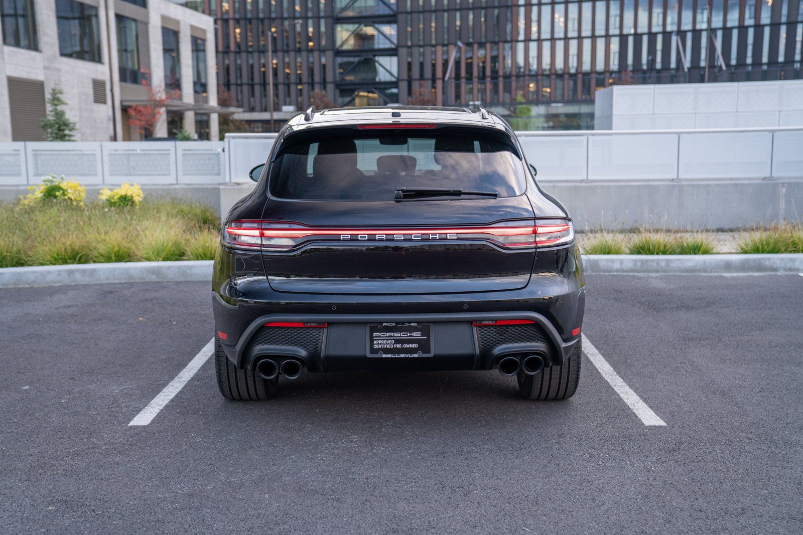 Certified 2026 Porsche Macan Turbo AWD/4WD image 7