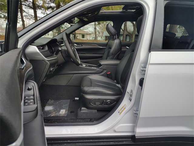 New 2025 Jeep Grand Cherokee Limited w/ Trailer Tow Package image 2