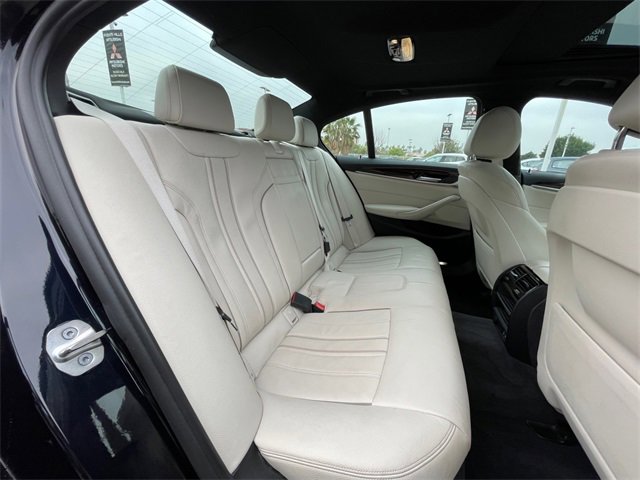 Used 2022 BMW 530e w/ M Sport Package image 19