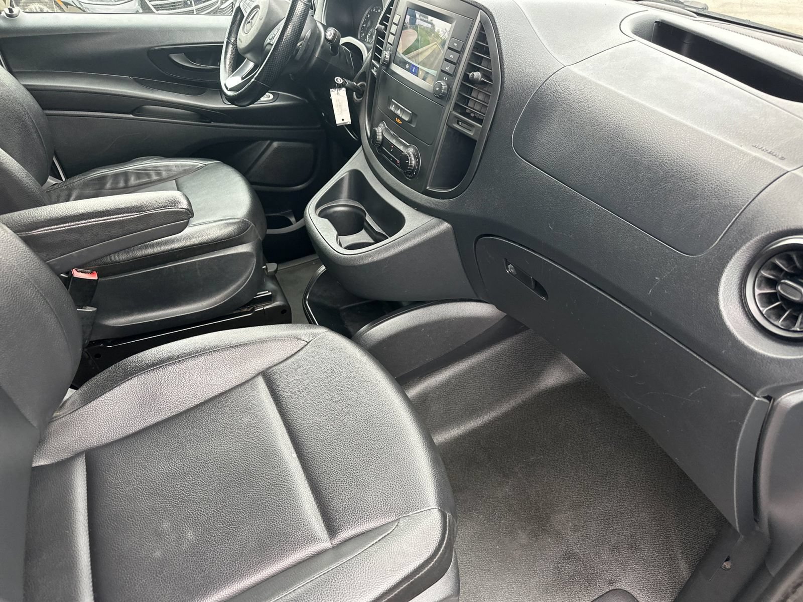 Used 2022 Mercedes-Benz Metris image 16