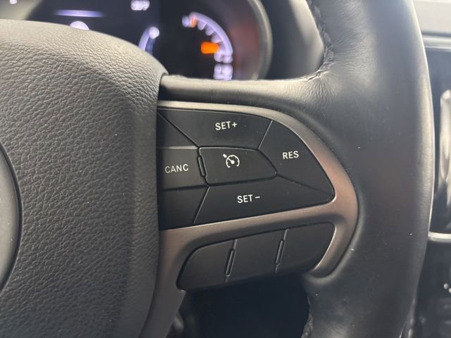 Used 2020 Jeep Grand Cherokee Altitude image 32