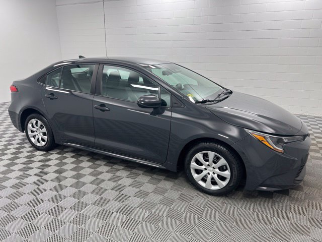 Used 2023 Toyota Corolla LE FWD image 4