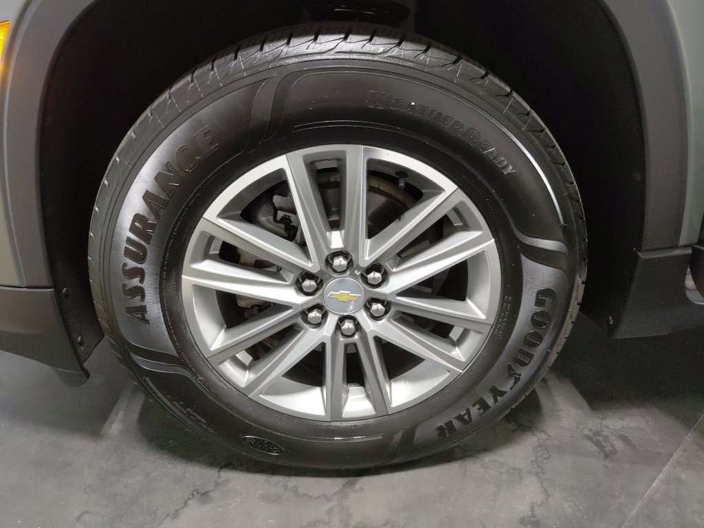 Used 2023 Chevrolet Traverse LT w/ LPO, Floor Liner Package image 34