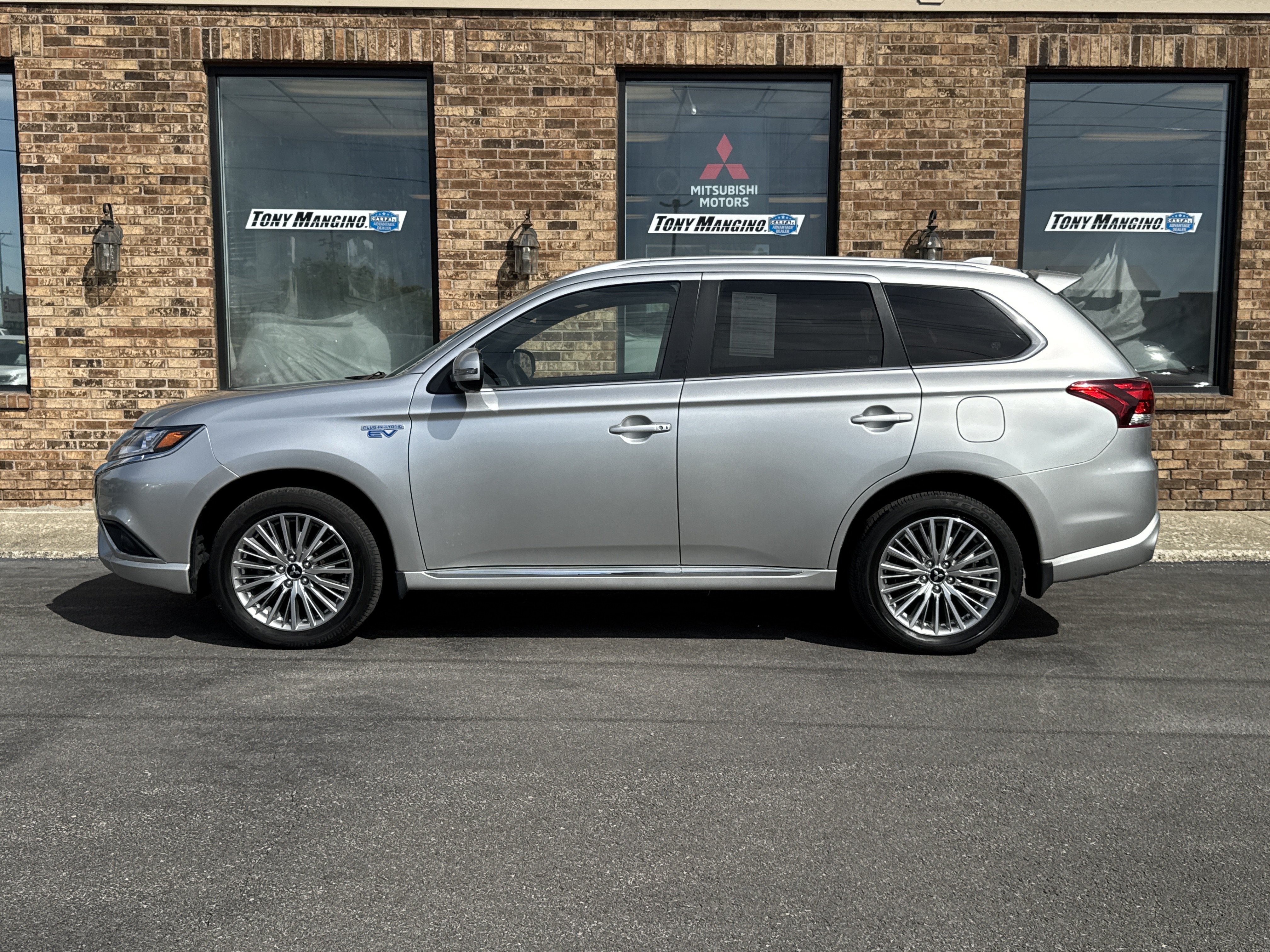 Used 2022 Mitsubishi Outlander SEL AWD/4WD image 2