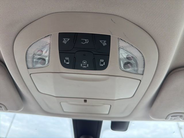 Used 2018 Chrysler Pacifica Touring-L image 36