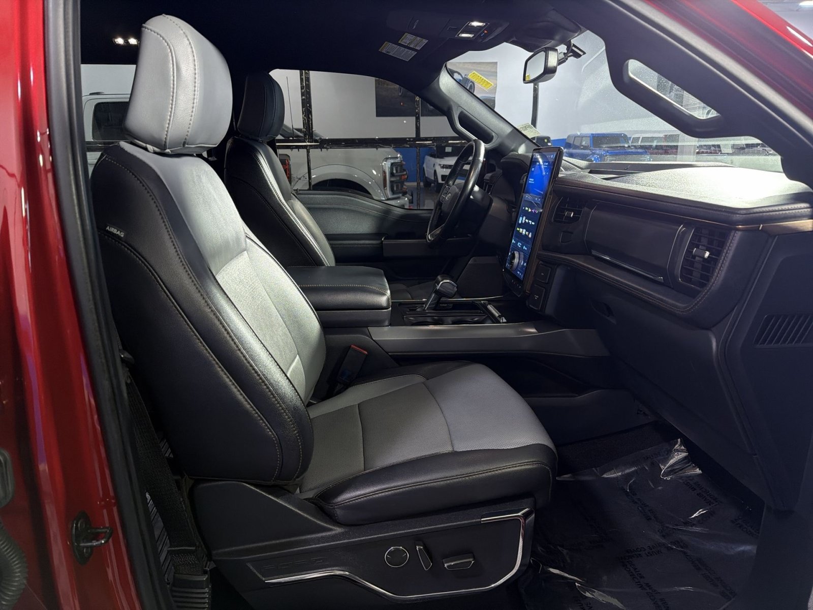 Used 2022 Ford F150 Lightning Lariat w/ Tow Technology Package AWD/4WD image 23