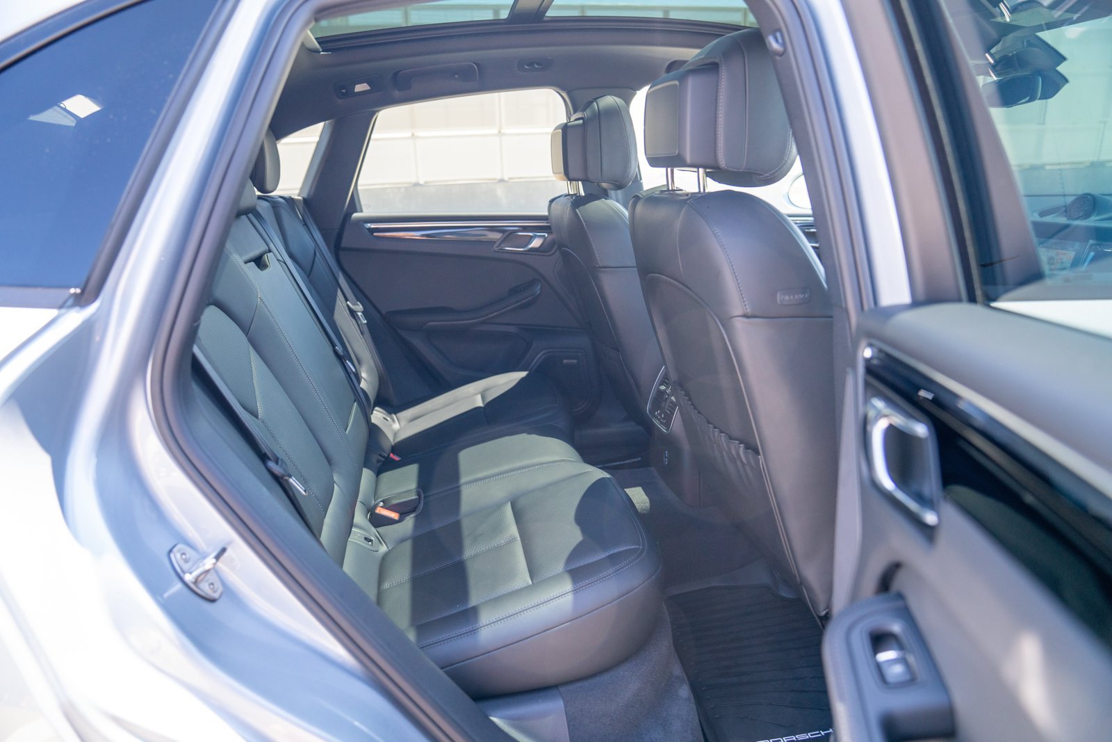 Certified 2026 Porsche Macan AWD/4WD image 24
