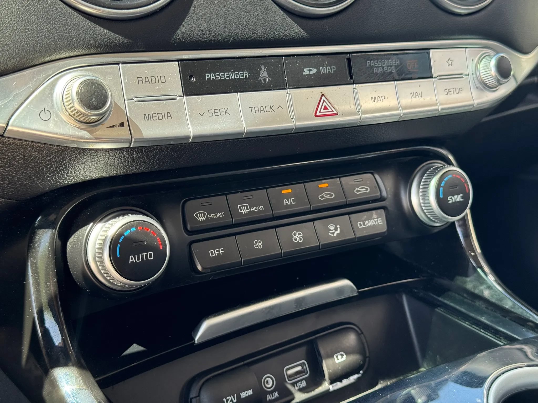 Used 2018 Kia Stinger Premium RWD image 22