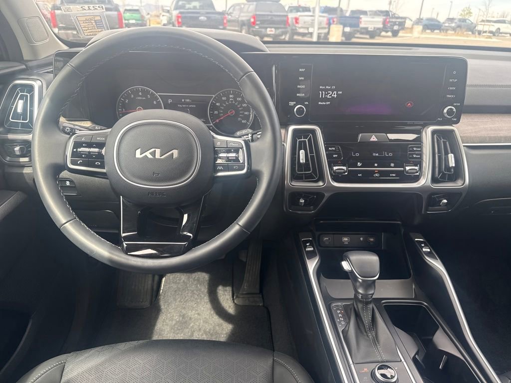 Used 2023 Kia Sorento S AWD/4WD image 10