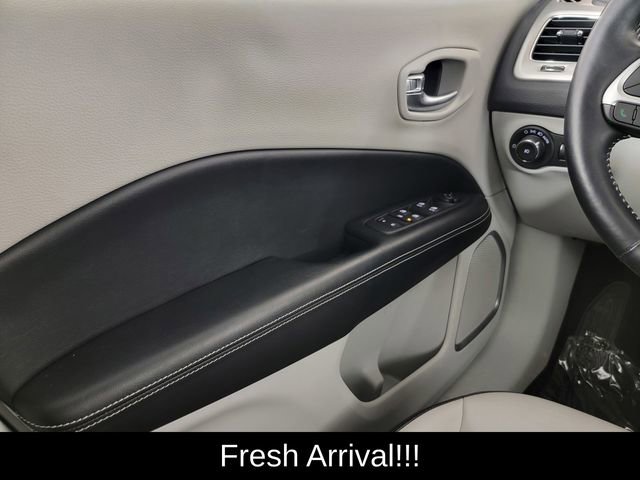 Used 2020 Jeep Compass Latitude w/ Cold Weather Group AWD/4WD image 29