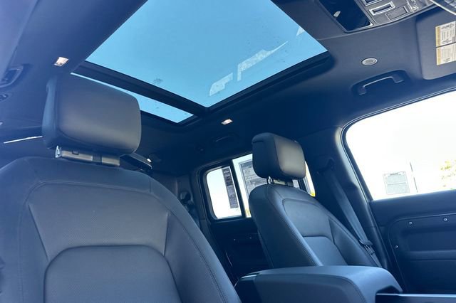 New 2026 Land Rover Defender 130 X-Dynamic SE AWD/4WD image 15