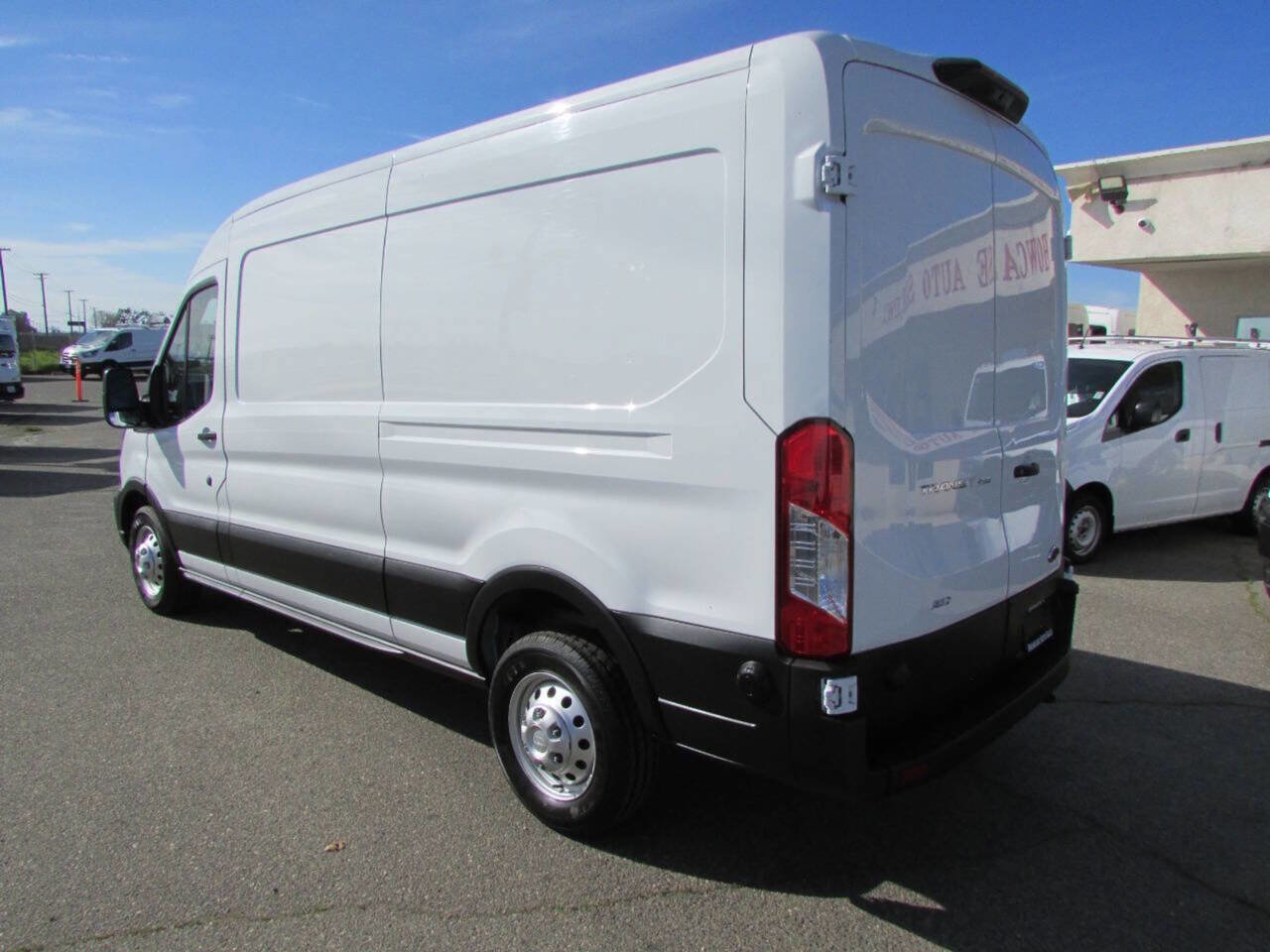 Used 2024 Ford Transit 250 148 Medium Roof Extended AWD w/ Load Area Protection Package image 8
