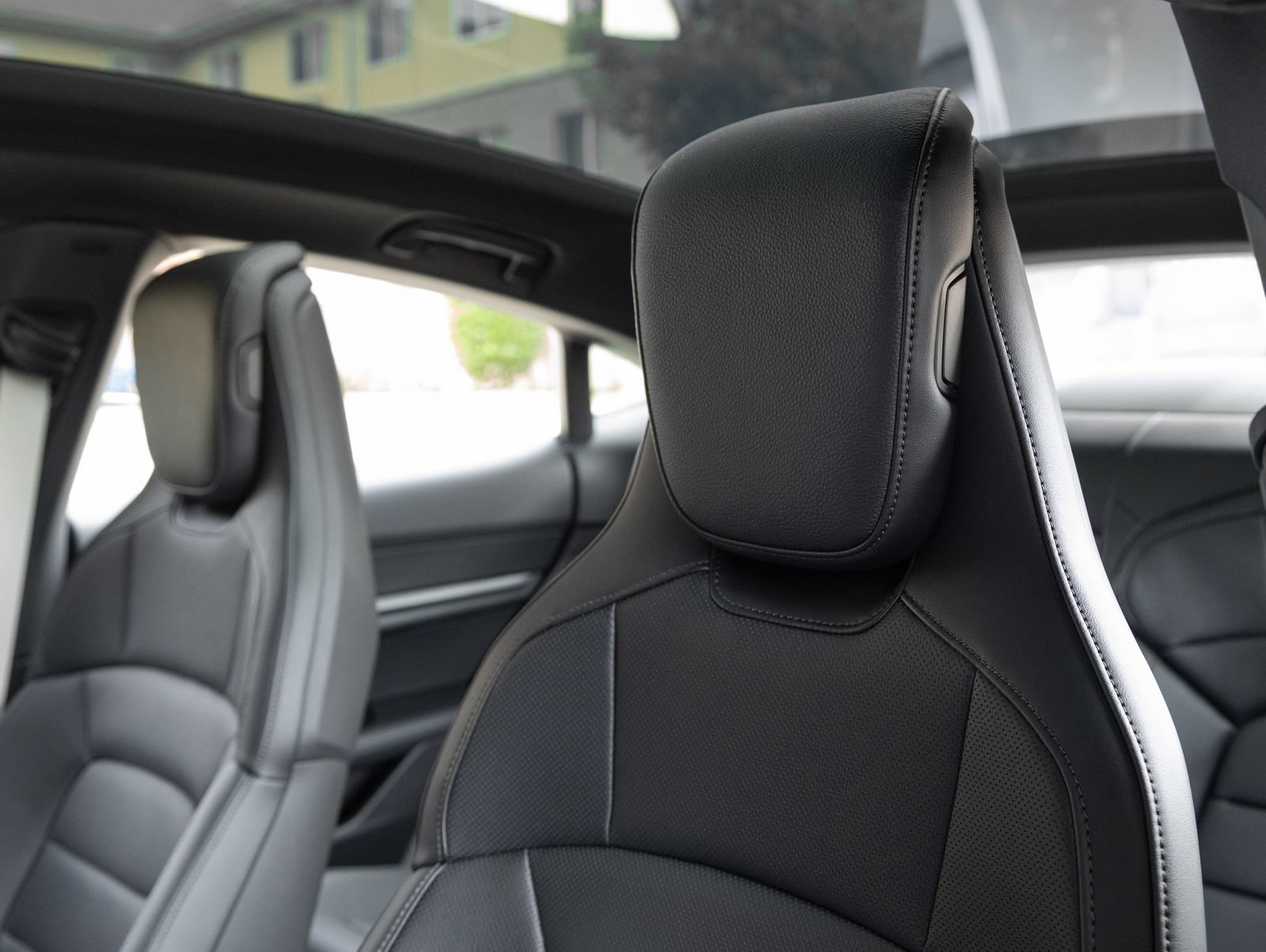Certified 2026 Porsche Taycan AWD/4WD image 24