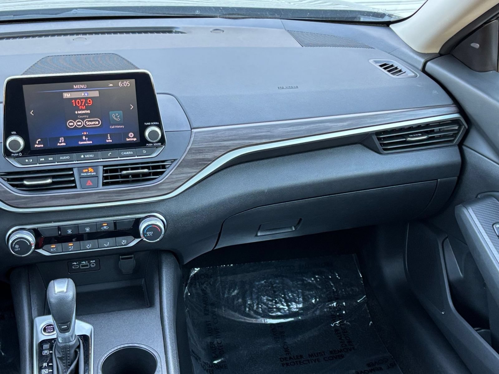 Used 2025 Nissan Altima 2.5 SV FWD image 35