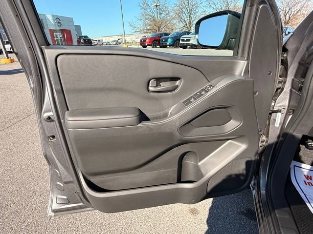 Certified 2024 Nissan Frontier S w/ S Utility Package image 11