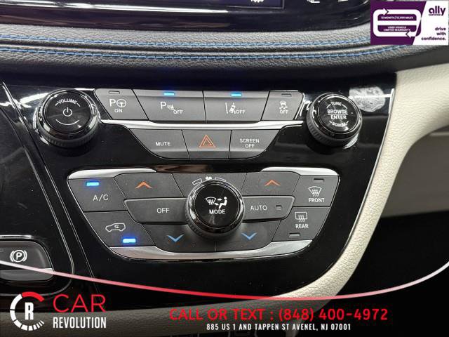 Used 2021 Chrysler Pacifica Touring-L image 42