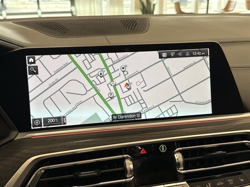 Used 2022 BMW X7 M50i image 34