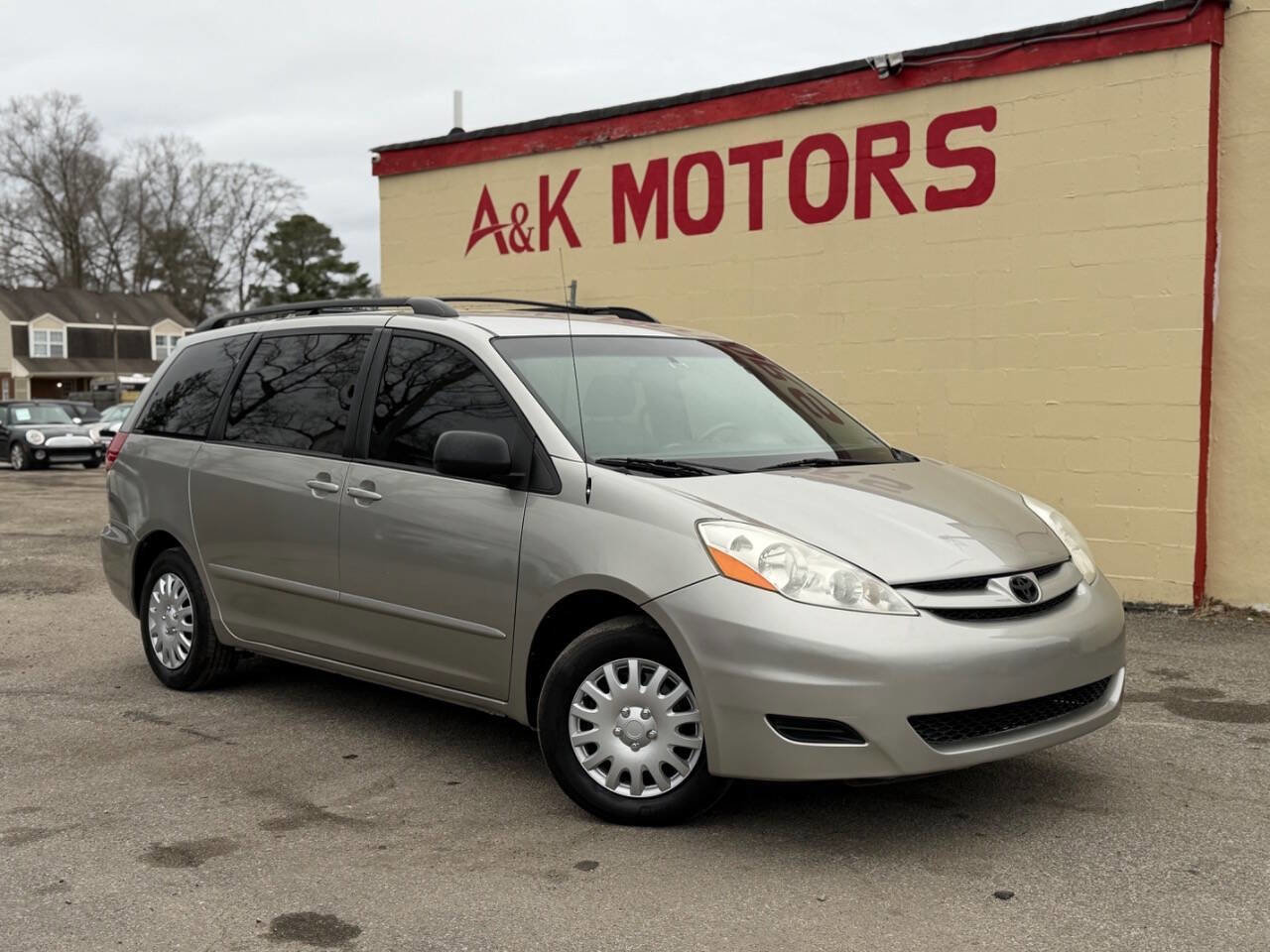 Used 2007 Toyota Sienna LE image 1