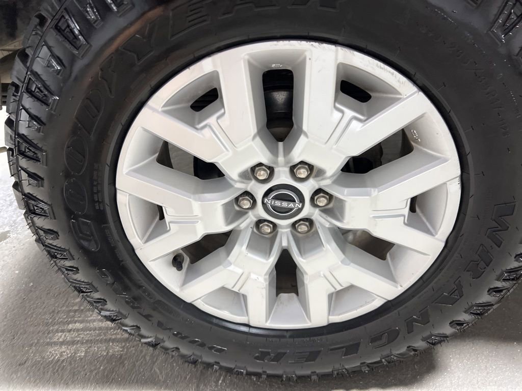 Used 2022 Nissan Frontier SV image 39