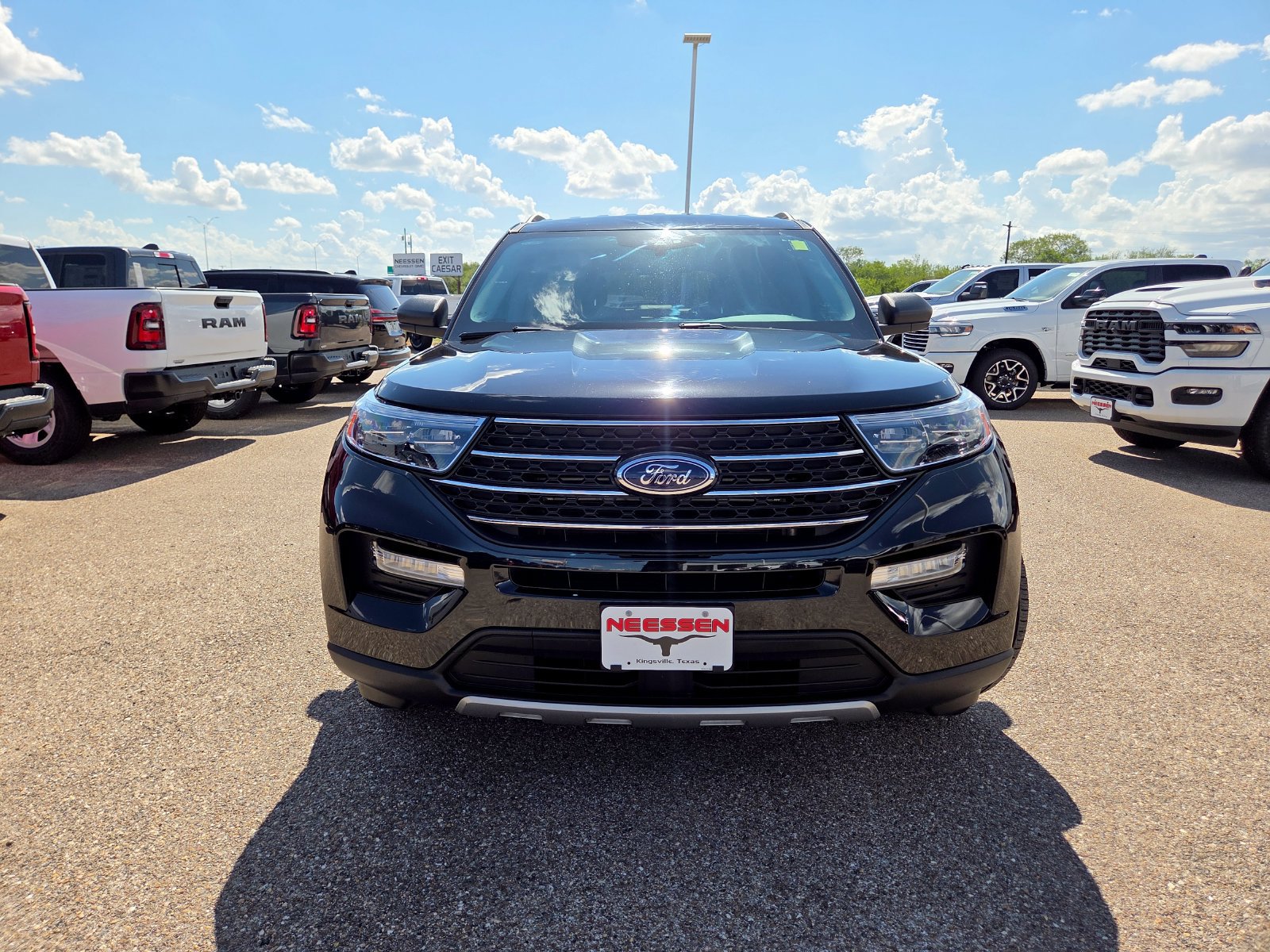 Used 2023 Ford Explorer XLT w/ Equipment Group 202A RWD image 2