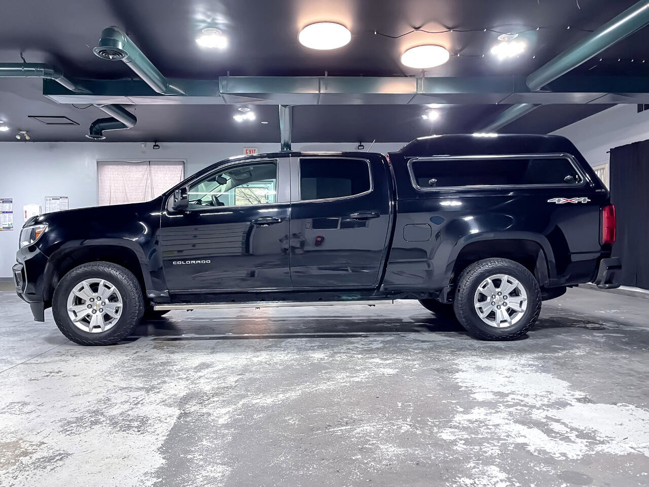 Used 2022 Chevrolet Colorado LT w/ Safety Package image 5