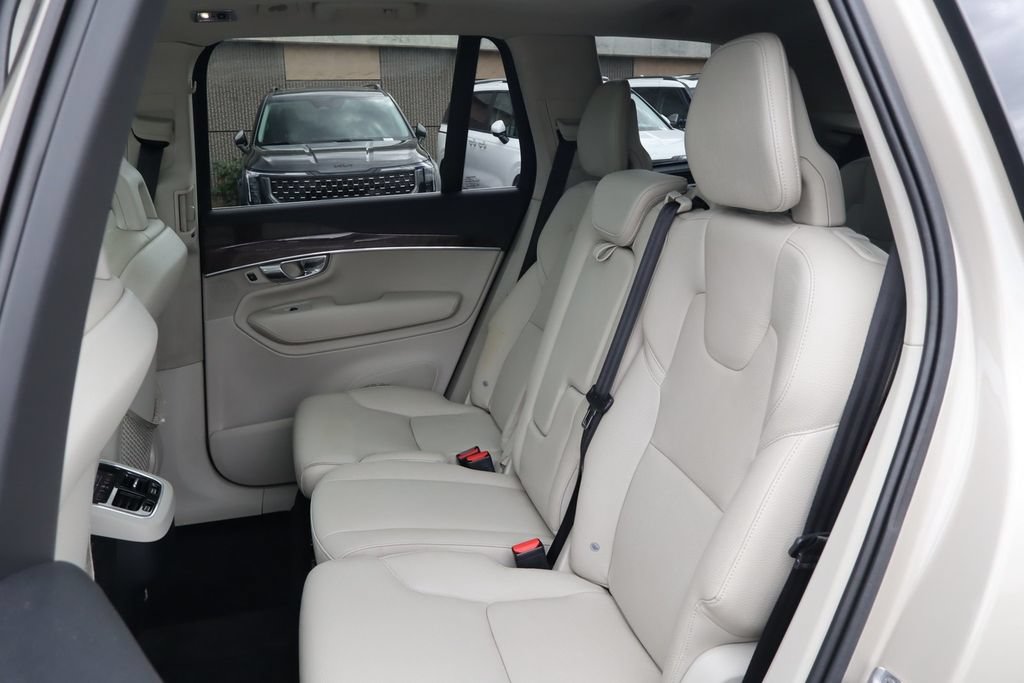 Used 2016 Volvo XC90 T6 Momentum w/ Momentum Plus Package AWD/4WD image 34