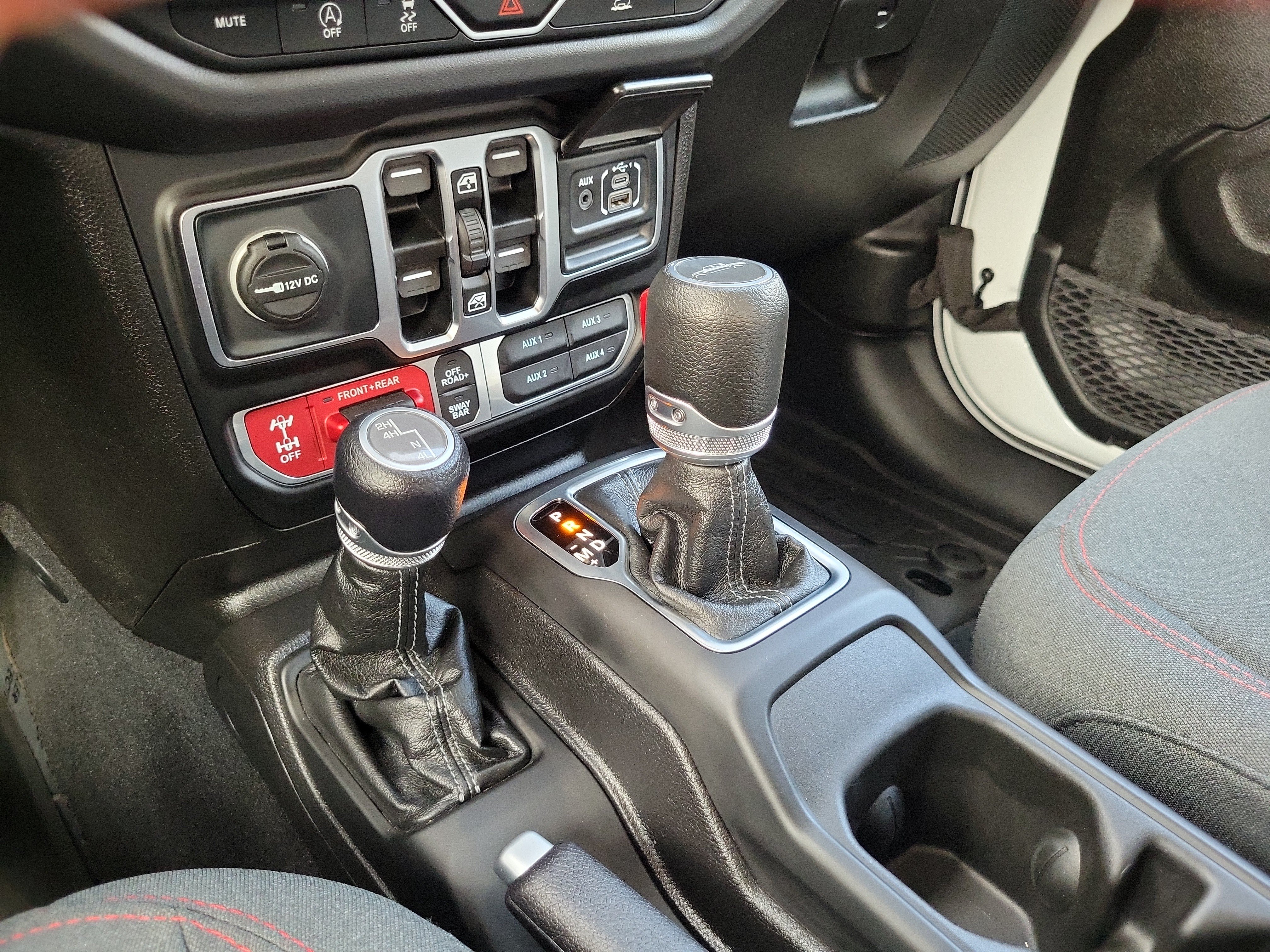 Used 2025 Jeep Gladiator Rubicon AWD/4WD image 20