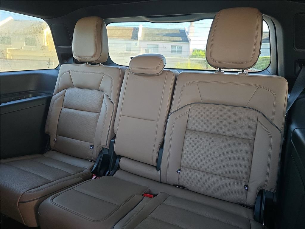 New 2026 Lincoln Navigator Black Label AWD/4WD image 13