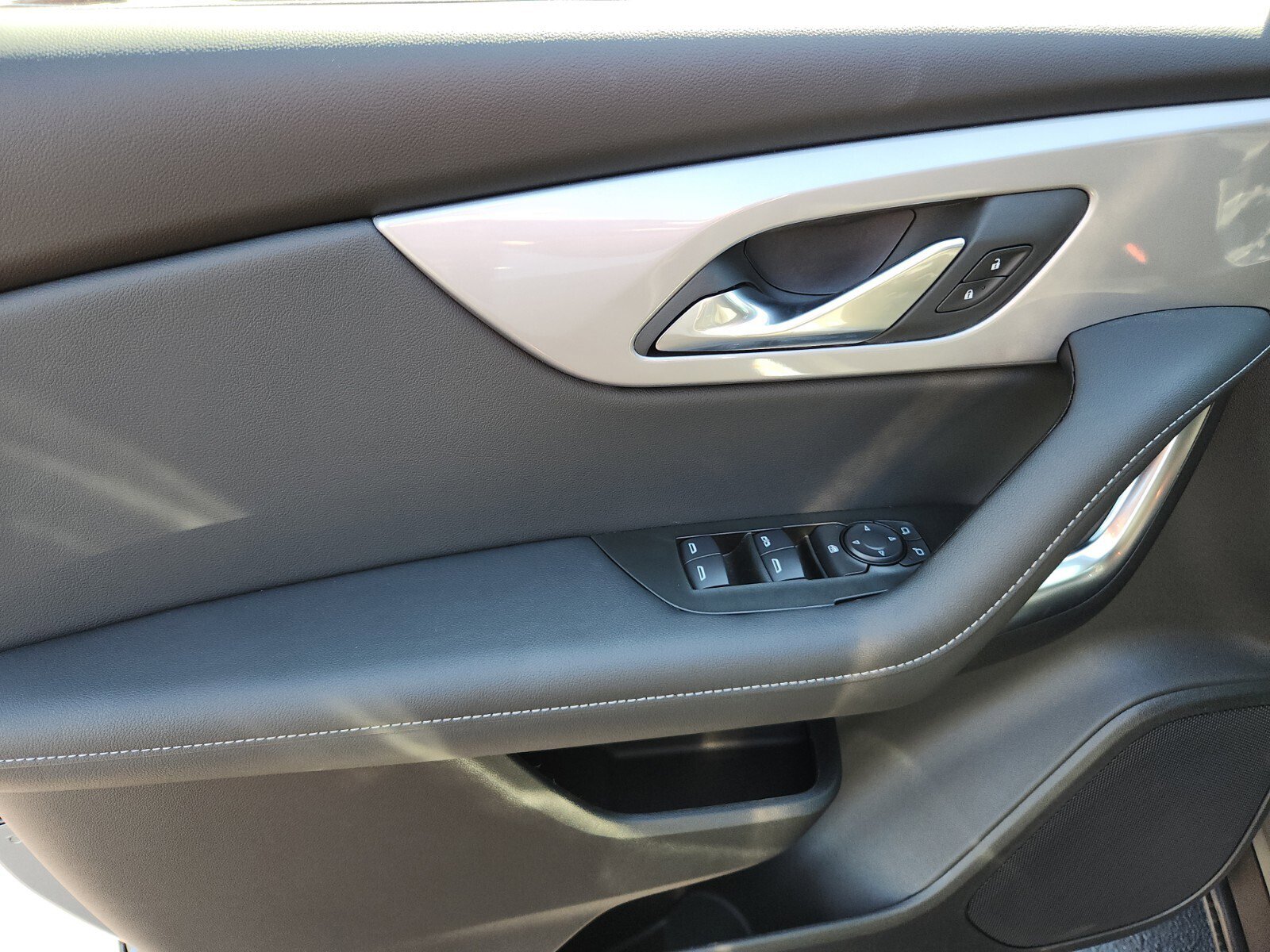 New 2025 Chevrolet Blazer LT w/ Midnight/Sport Edition image 11