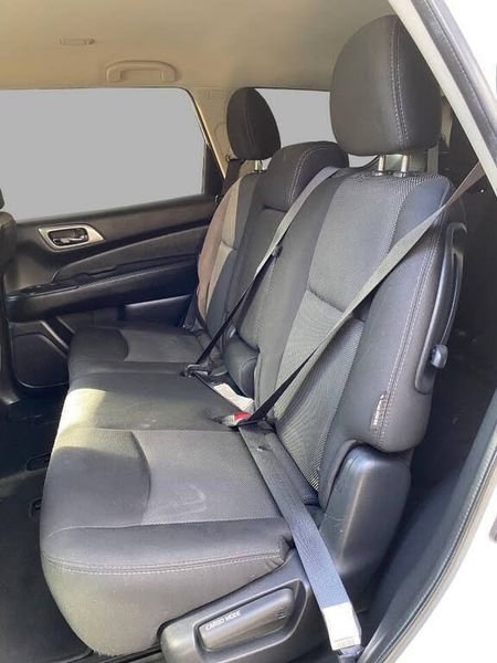 Used 2019 Nissan Pathfinder S image 28