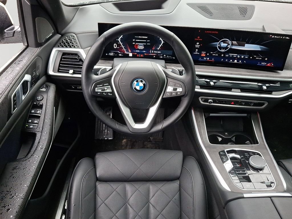 Used 2025 BMW X5 xDrive50e w/ Climate Comfort Package image 12