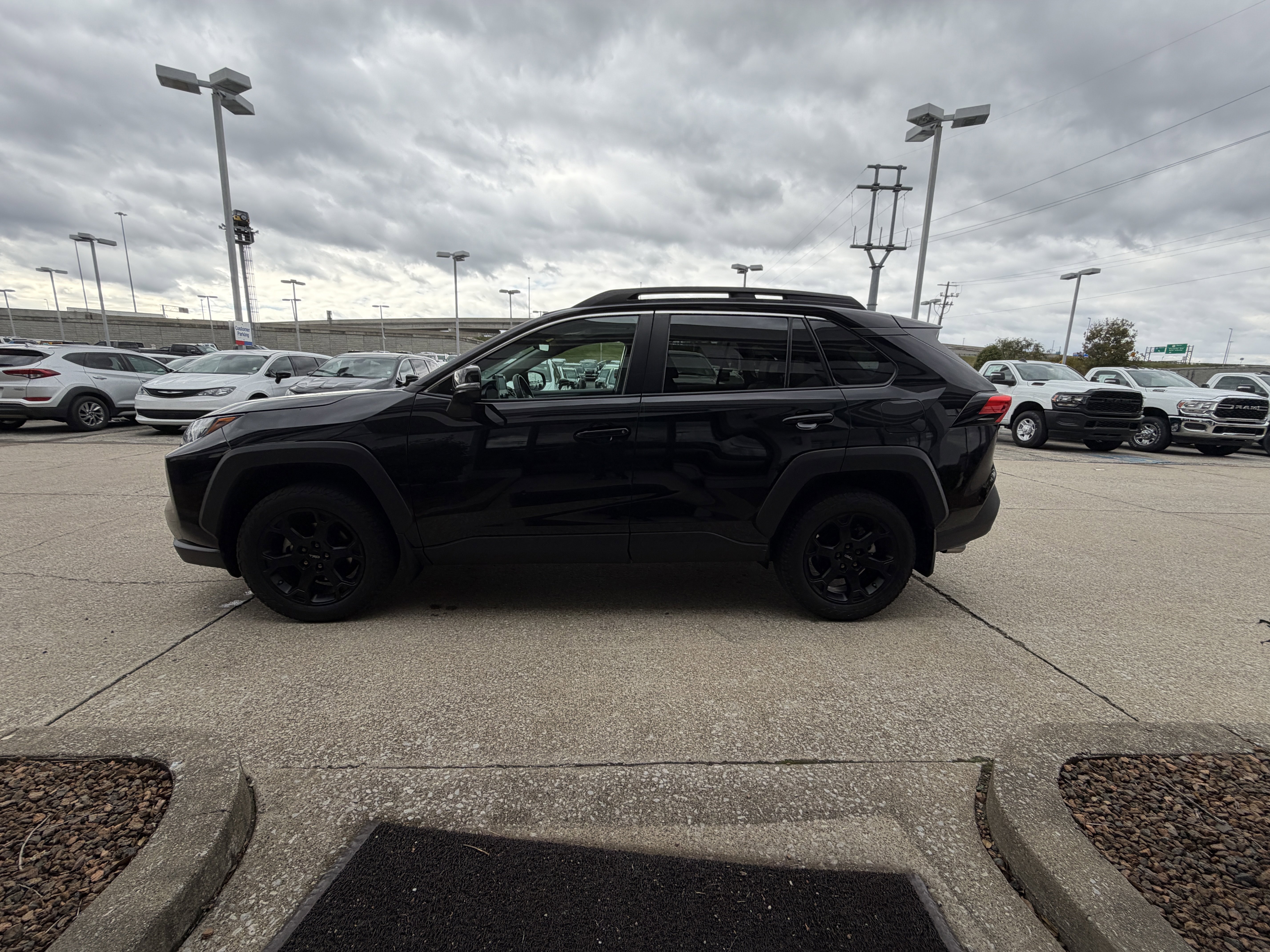 Used 2022 Toyota RAV4 TRD Off-Road image 15