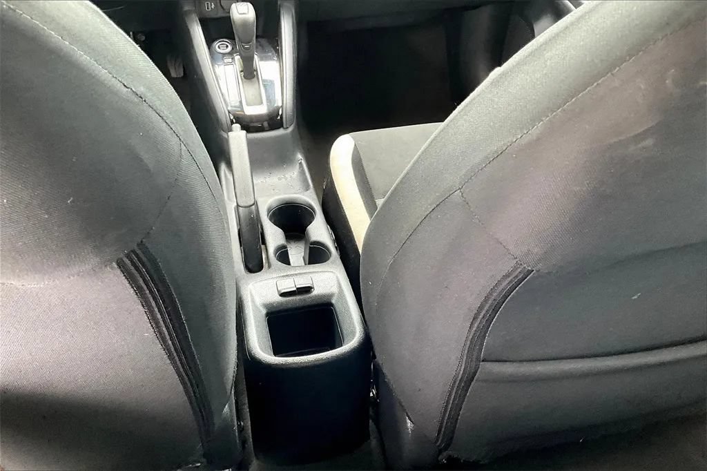 Used 2022 Nissan Versa SV w/ Electronics Package FWD image 29