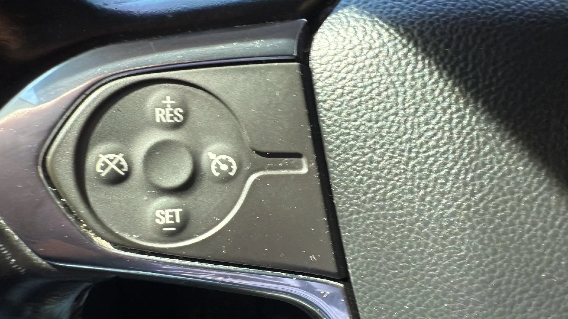 Used 2019 Chevrolet Traverse LT w/ LPO, Blackout Package AWD/4WD image 12