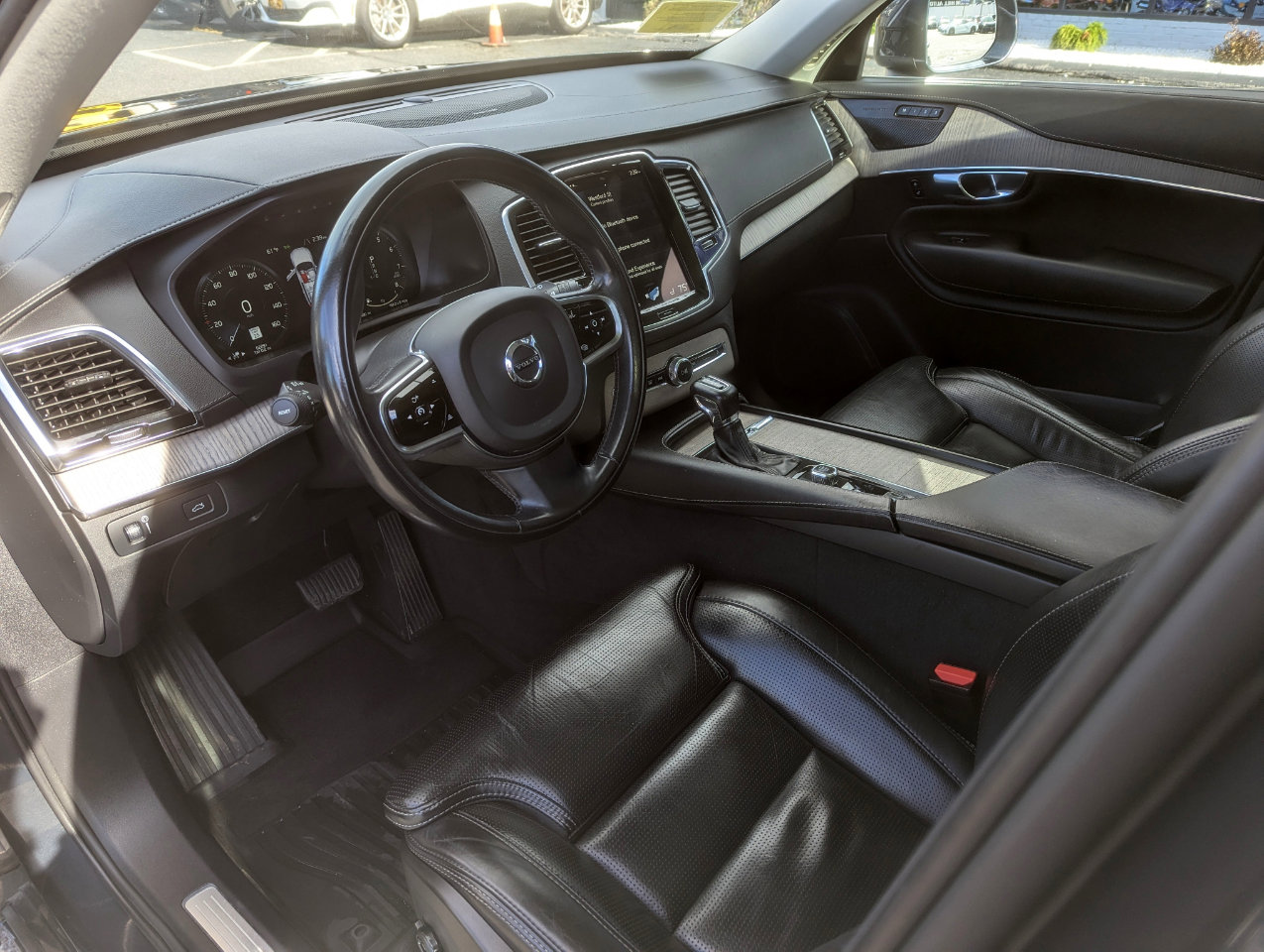 Used 2021 Volvo XC90 T6 Inscription w/ Protection Package image 13