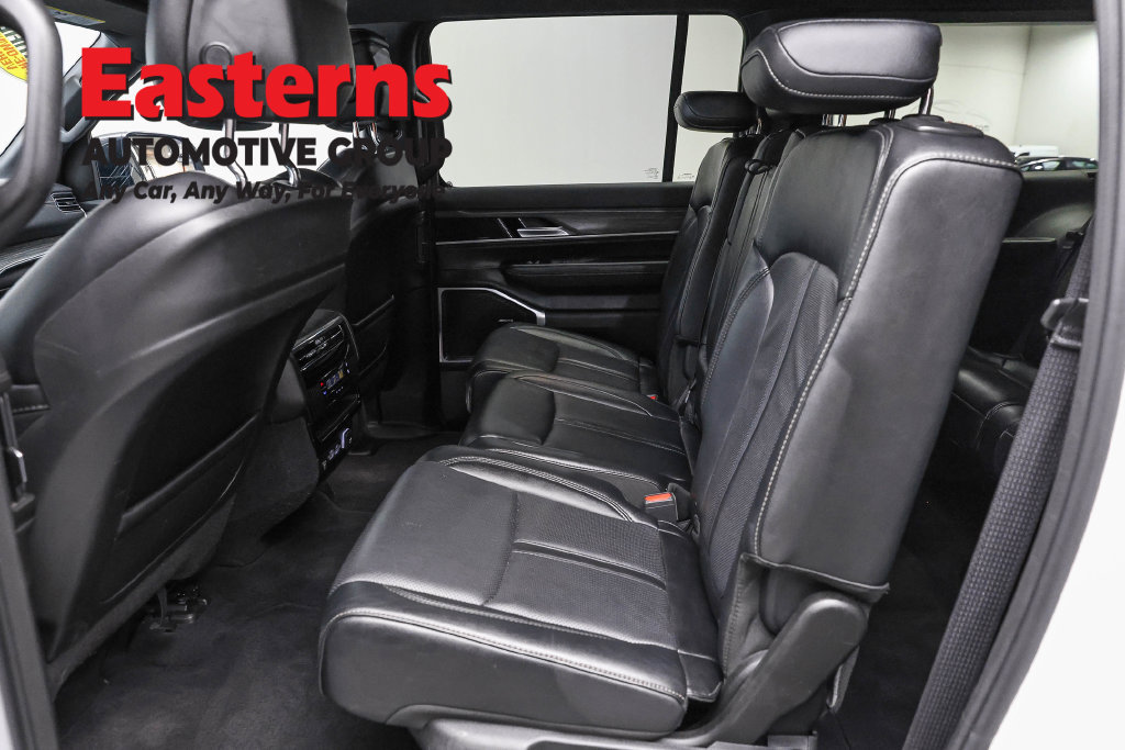 Used 2024 Jeep Wagoneer L Series II w/ Flexible Seating Group AWD/4WD image 25