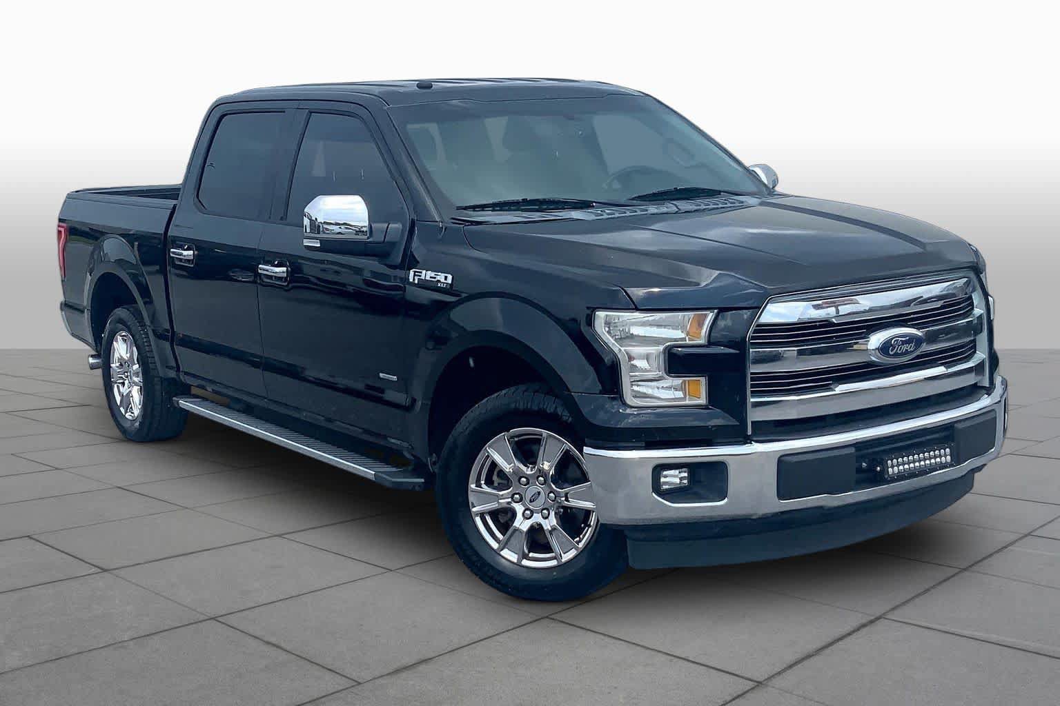 Used 2017 Ford F150 XLT w/ Equipment Group 302A Luxury RWD image 3