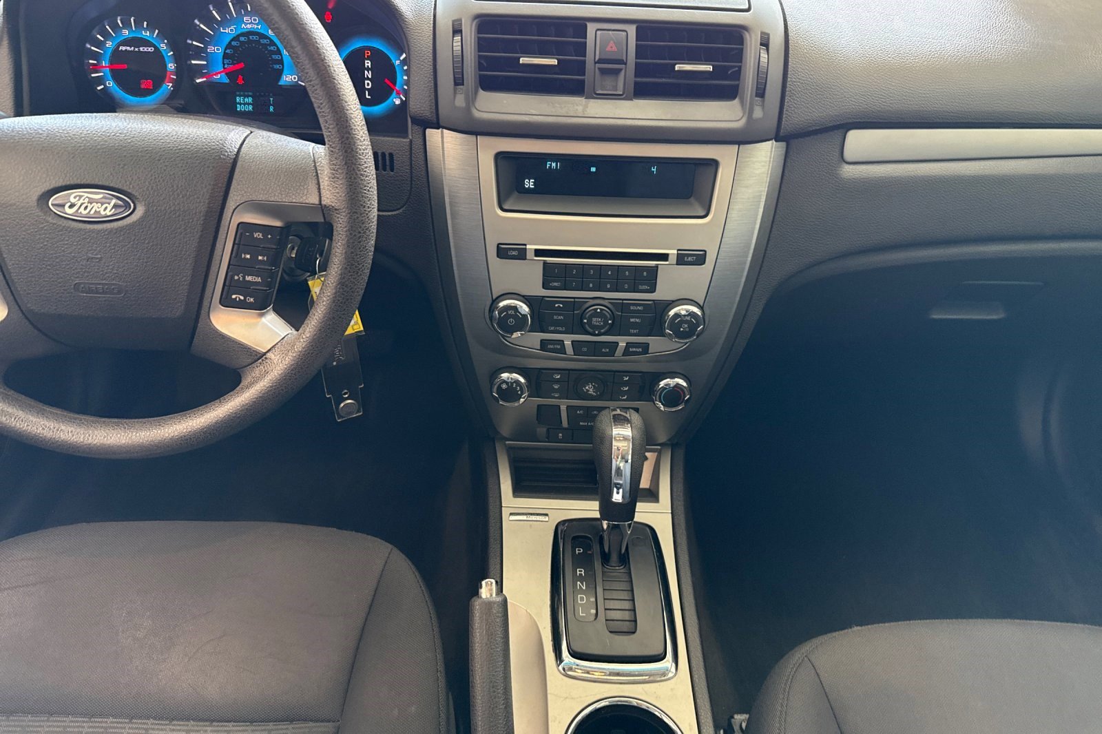 Used 2010 Ford Fusion SE FWD image 27