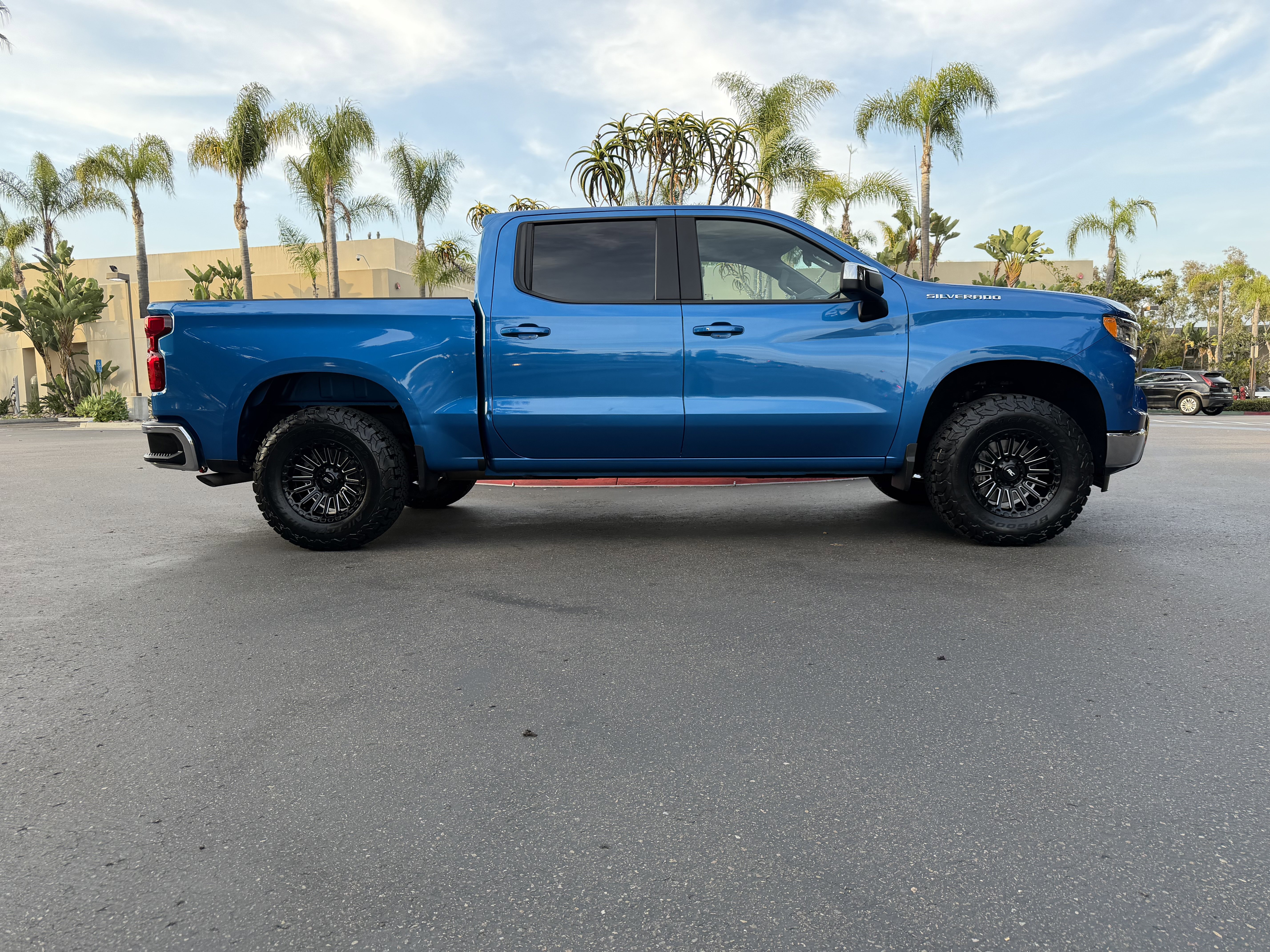 Used 2022 Chevrolet Silverado 1500 LT RWD image 5