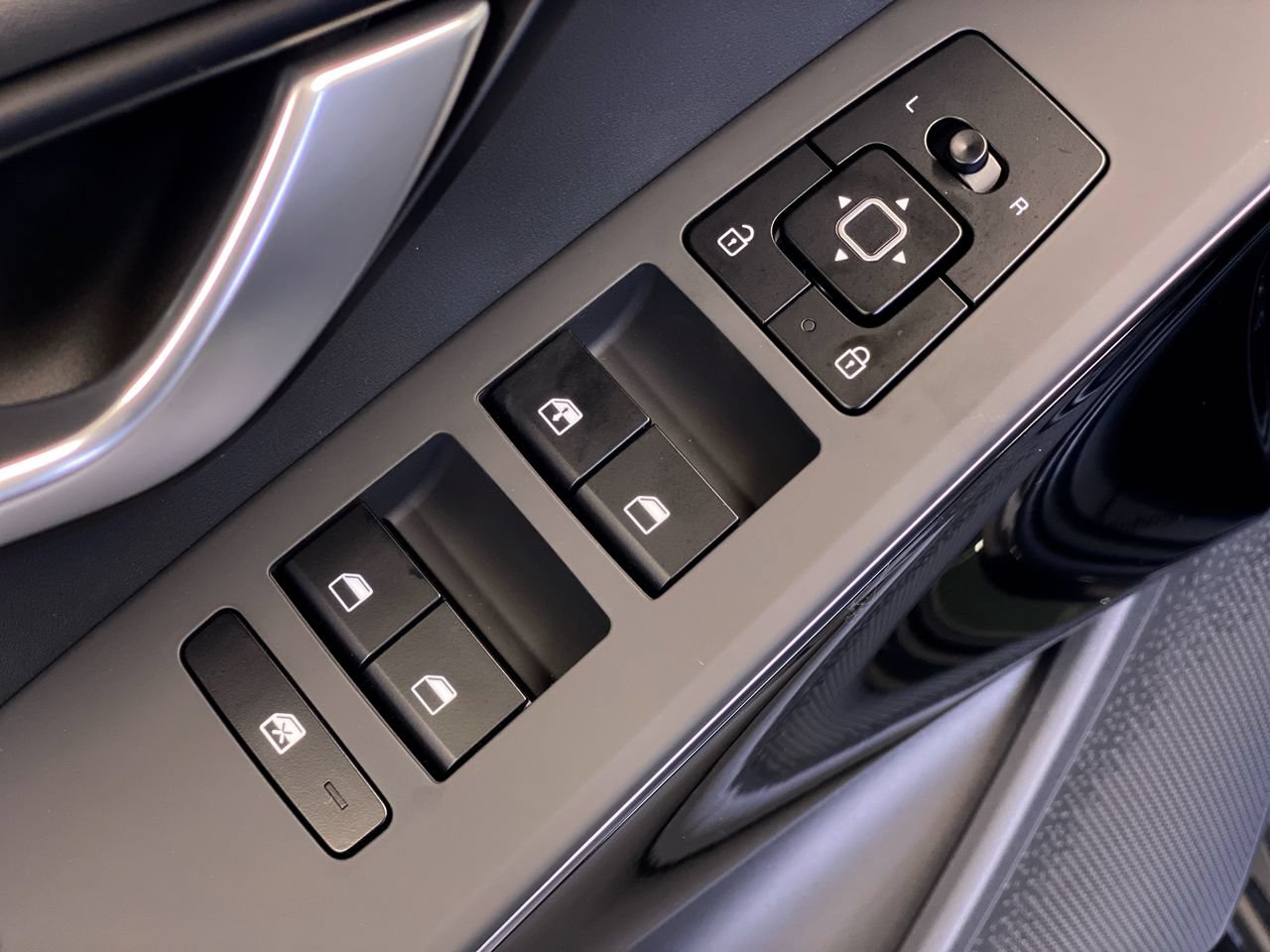 New 2026 Kia Niro EX w/ EX Premium Package FWD image 18