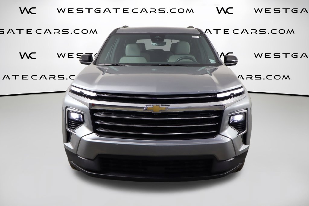Used 2026 Chevrolet Traverse LT w/ Driver Confidence Package FWD image 2