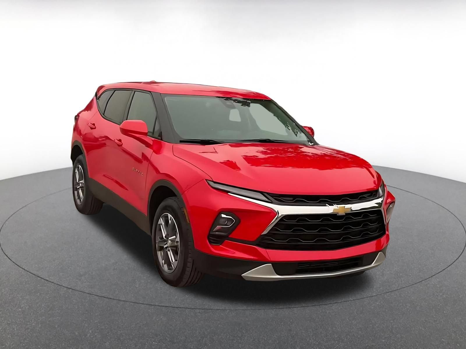 Used 2026 Chevrolet Blazer LT FWD image 3