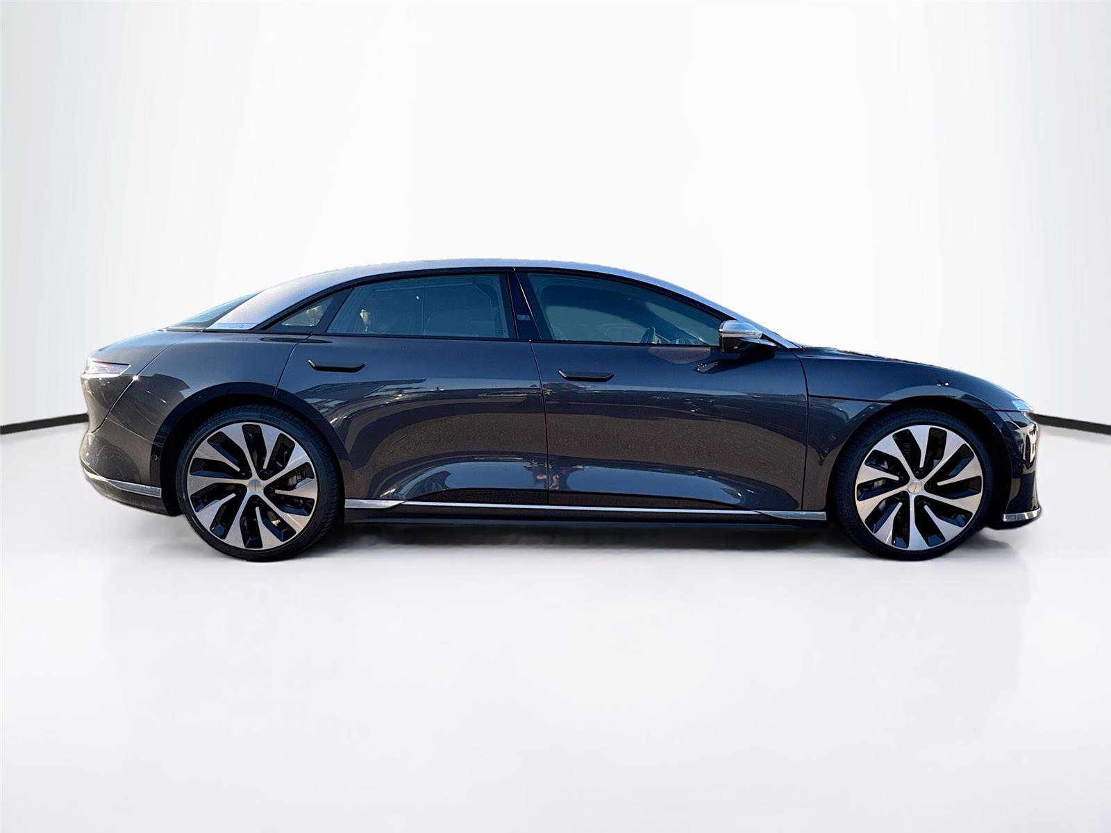 Used 2023 Lucid Air Grand Touring image 13