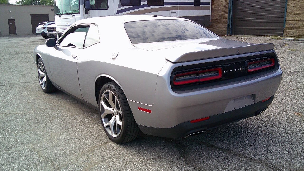 Used 2015 Dodge Challenger SXT Plus RWD image 8