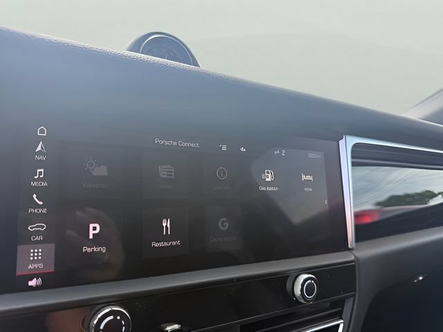 Used 2022 Porsche Macan S AWD/4WD image 25