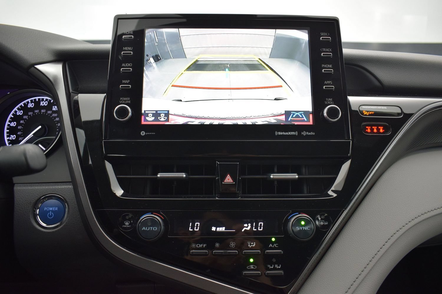 Used 2022 Toyota Camry XSE FWD image 17